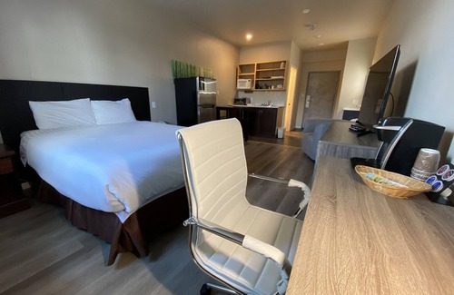 Valemount Hotel | Chalet Continental