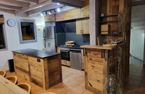 La Perriere Ski Chalet | Chalet Courchevel La Tania - 14 personnes - 7 chambres 7 salles de bains - 40 m des pistes