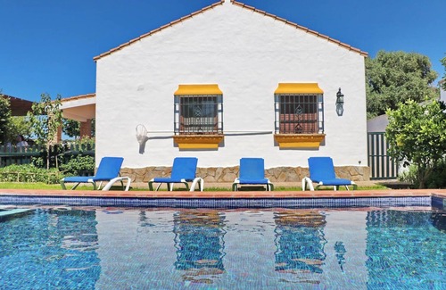 Conil de la Frontera Ski Chalet | Chalet Dehesa Villa with private pool