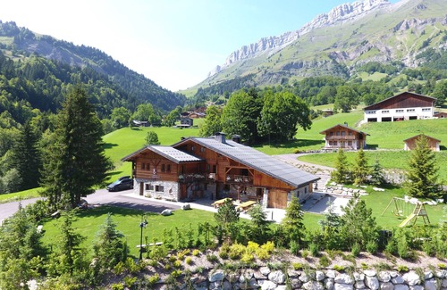 La Giettaz Ski Chalet | Chalet de l'Armanaz for groups of up to 32 people