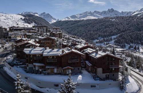 Courchevel Ski Chalet | Chalet de Luxe avec Sauna et Jacuzzi, Proche Pistes et Centre de Courchevel - FR-1-563-142