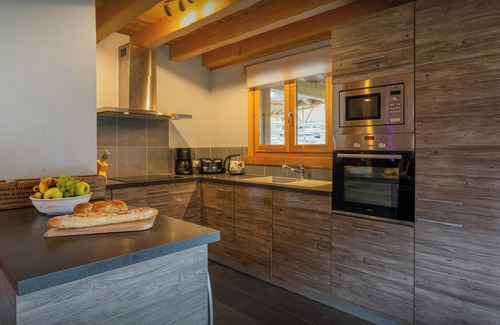 Saint-Jean-dʼAulps Ski Chalet | Chalet de Nantaux - Morzine family stay 8p with spa & sauna - OVO Network