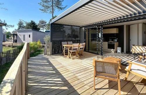Jullouville Ski Chalet | Chalet de Standing avec Piscine Chauffée, à 300m de la Plage - 6 Couchages, WiFi Gratuit - FR-1-361-474