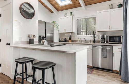 Sunriver Ski Chalet | Chalet Des Chutes, Steps to Village, Hot Tub, SHARC