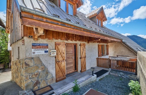 Huez-en-Oisans Ski Chalet | Chalet 'Des Grangettes' with Mountain View, Private Terrace and Wi-Fi
