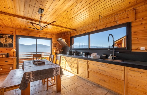 Les Angles Ski Chalet | Chalet des Jonquilles - Magnifique maison avec piscine