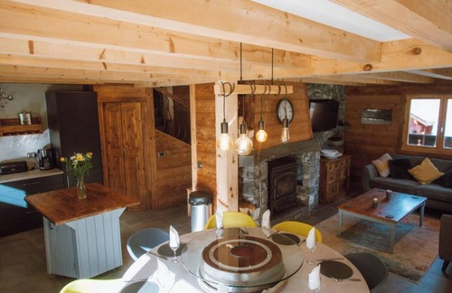 Saint-Jean-dʼAulps Ski Chalet | Chalet Dranse ski/bike - Mountain Voyages
