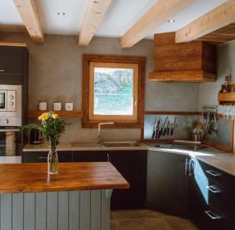 Saint-Jean-dʼAulps Ski Chalet | Chalet Dranse Skivtt - Mountain Voyages