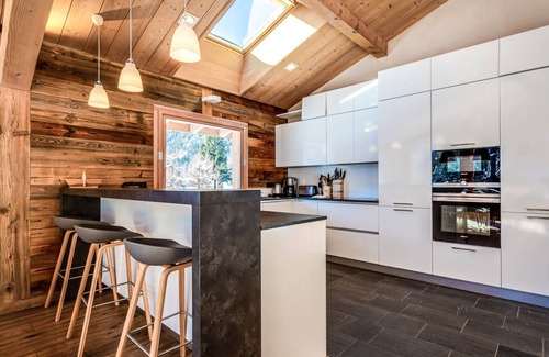 Les Praz-de-Chamonix Ski Chalet | Chalet du Bois-Superb 4 bedroom chalet completely renovated and ideally located