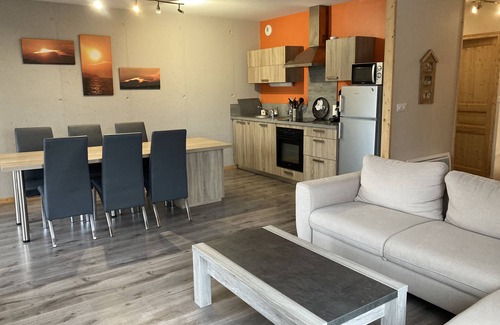 Laveissiere Apartment | Chalet E R-2 Masseboeuf