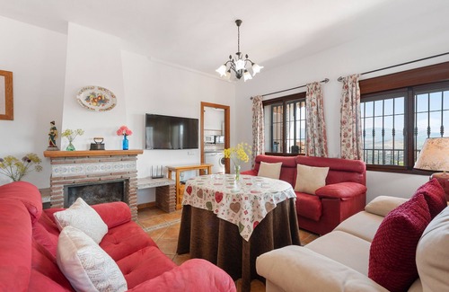 Comares Ski Chalet | Chalet "El Mirador Del Abuelo" with Private Pool, 2 Terraces & Wi-Fi