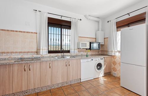 Comares Ski Chalet | Chalet "El Mirador Del Abuelo" with Private Pool, 2 Terraces & Wi-Fi