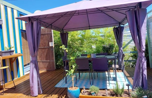 Saint-Denis-d'Oleron Ski Chalet | Chalet en bois, idéalement situé prés de la plage des Seulieres