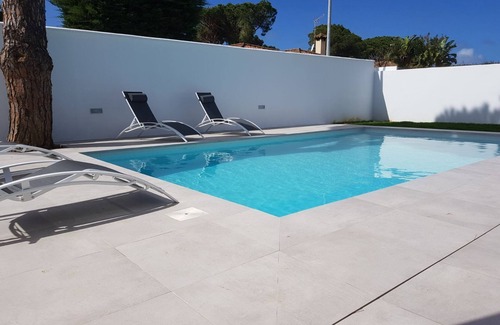Los Gallos-Cerromolino Ski Chalet | CHALET ARRILUZE 2 KM FROM THE BARROSA BEACH