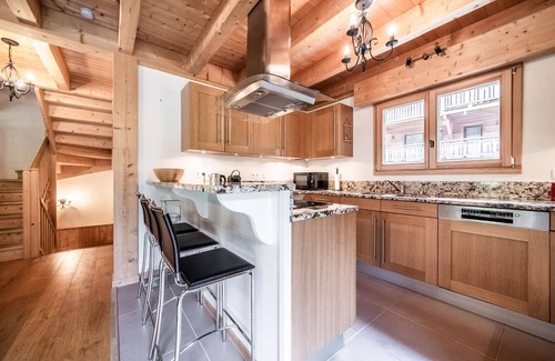 Les Prodains Ski Chalet | Chalet Evelyn: Nice chalet 550 meters from pistes