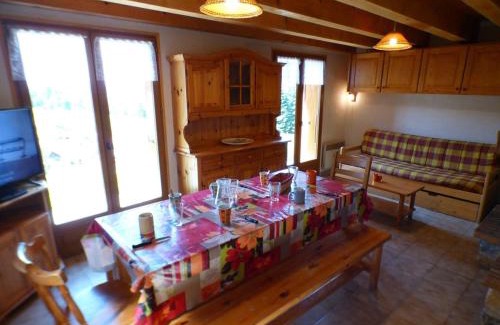 Les Saisies Ski Chalet | Chalet familial 4 pièces à Les Saisies, 8 pers, proche pistes, terrasse sud/ouest, en pleine nature - FR-1-594-42