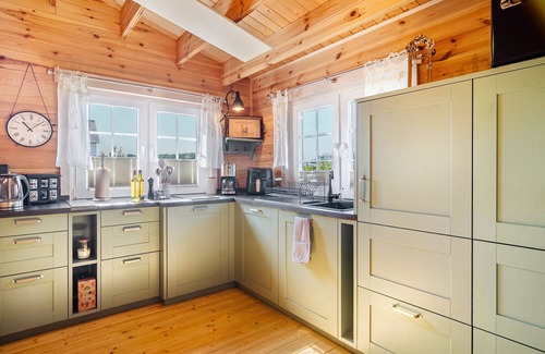 Sauldorf House | Chalet 'Finia' with Private Terrace, Private Garden and Wi-Fi