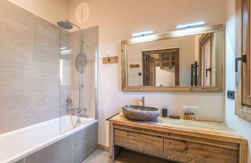 Saint-Marcel Ski Chalet | Chalet Flaner - Five Bedroom Chalet, Sleeps 12