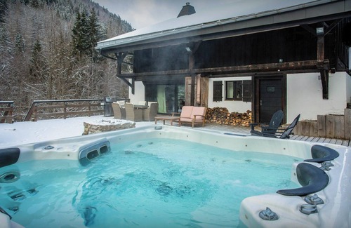 Saint-Jean-dʼAulps Ski Chalet | Chalet Fleur d'Aulps - Secluded holiday for 12 with spa - OVO Network