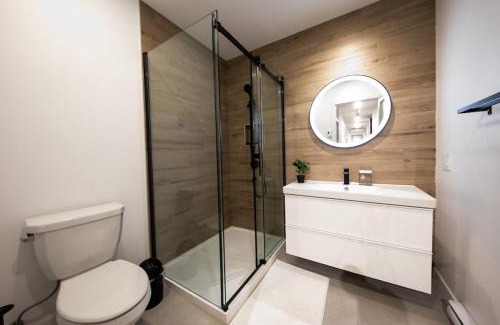 Mauricie Apartment | Chalet Flodhaus- Bord Rivière St-Maurice (navigable)/SPA/SAUNA - Chalets Galaxia
