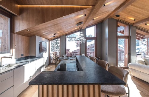 Courchevel Ski Chalet | Chalet for 10 in Courchevel 1650 with jacuzzi and elevator