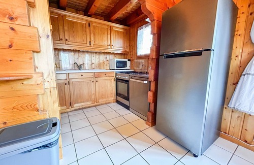 Bernex Ski Chalet | Chalet for 16, 4km from slopes, Wifi, Parking
