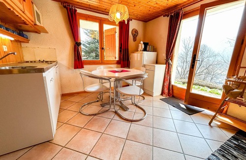 Bernex Ski Chalet | Chalet for 16, 4km from slopes, Wifi, Parking