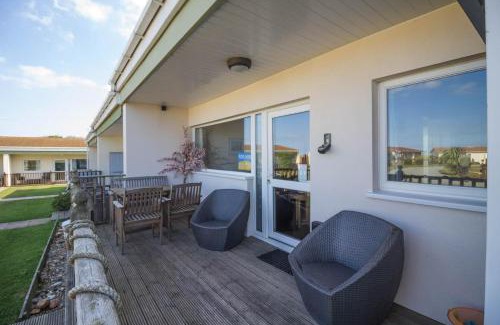 Bacton Ski Chalet | Chalet For Hire At Rainbows End Near A Beautiful Norfolk Beach Ref 31039R