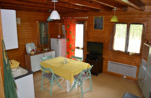 La Teste-de-Buch Ski Chalet | Chalet for peaceful stay near Arcachon