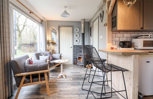 Aberdovey House | CHALET FORTE, pet friendly, with a garden in Aberdovey