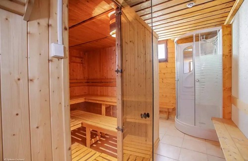 La Chapelle-d'Abondance Villa | Chalet in La Chapelle d'Abondance near slopes - 10 Rooms 20 people