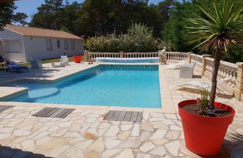 Plan-d'Aups-Sainte-Baume Ski Chalet | Chalet au Calme Avec Piscine et Grand Jardin