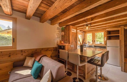 Saint-Gervais-les-Bains Ski Chalet | Chalet "Pierre d'Anatase" with Mountain View, Terrace, Garden and Wi-Fi
