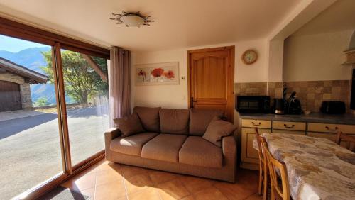 Saint-Martin-de-Belleville Apartment | Chalet Coquelicot - confort montagnard et ambiance chaleureuse au cœur de Saint Martin de Belleville