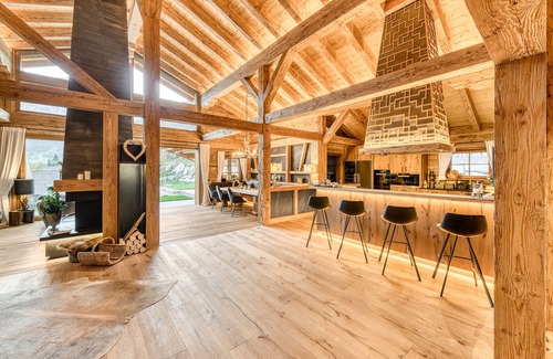 Brand House | Chalet GM in Brand With 5 Bedrooms and 8 Bathrooms