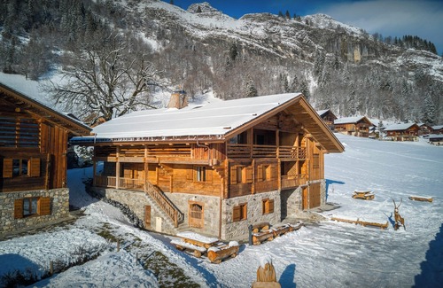 Le Chinaillon Ski Chalet | Chalet Happysnow - alpine retreat for 15 - OVO Network