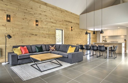 Les Pays-d'en-Haut Regional County Municipality Ski Chalet | Chalet Haut-Bois | Hiking, Skiing & Spa