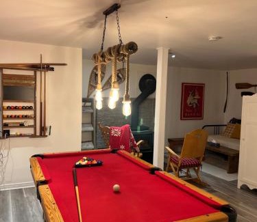 Chertsey Ski Chalet | Chalet -Havre au bord de l'eau