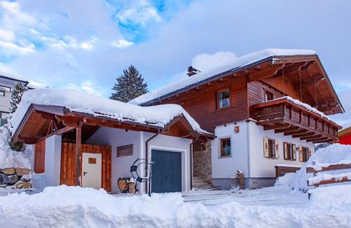 Goldegg House | Chalet im Dorf