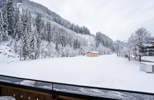 Saalbach Ski Chalet | Chalet in Saalbach near Ski Lift and Sauna