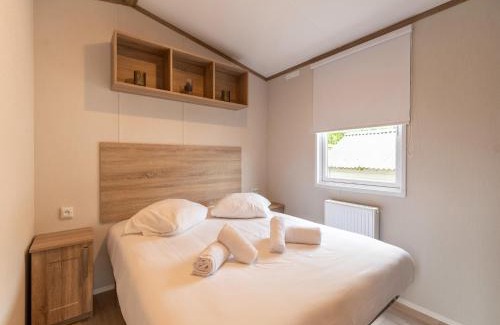 Vlissegem Ski Chalet | Chalet in De Haan near Sandy Beaches, cleaning included
