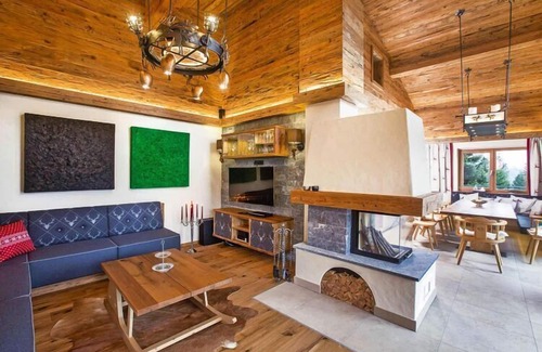 Konigsleiten Ski Chalet | Chalet in Königsleiten with Mountain Views & Spa