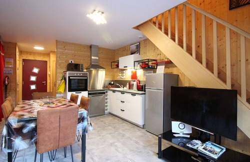 Mont-Dore Ski Chalet | Chalet in Mont-Dore, 8 people, 3 bedrooms, pets allowed, parking, terrace, near center