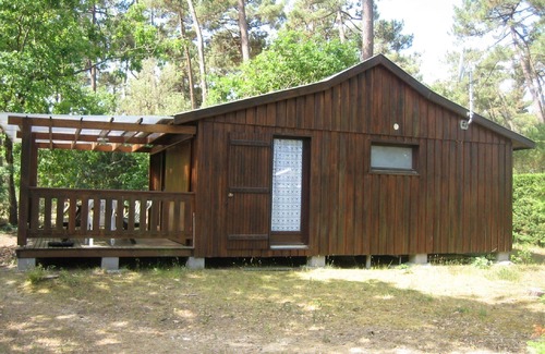 Soulac-sur-Mer Ski Chalet | Chalet in PRL in Amélie in the heart of the forest 1km from the beach