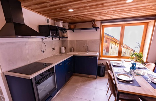 Huez-en-Oisans Ski Chalet | Chalet in the heart of Huez village close to the ski slopes