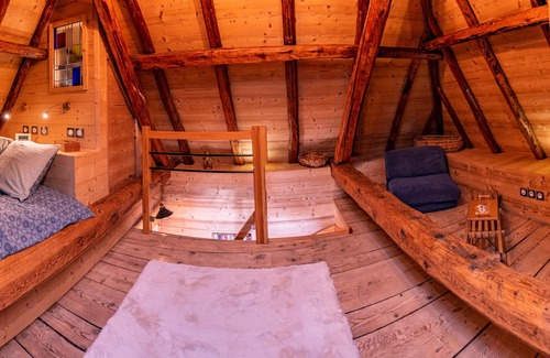Huez-en-Oisans Ski Chalet | Chalet in the heart of Huez village close to the ski slopes