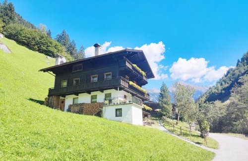 Brandberg House | Chalet in Tirol by Zillertal Ski Slopes, cleaning included