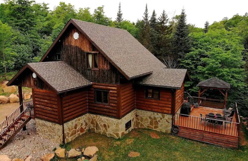 Wentworth-Nord Ski Chalet | Chalet Indigo - Swiss chalet en bois rond