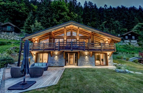 Chamonix-Mont-Blanc Ski Chalet | Chalet Infinity - the ultimate SPA chalet in Chamonix with heated indoor pool.