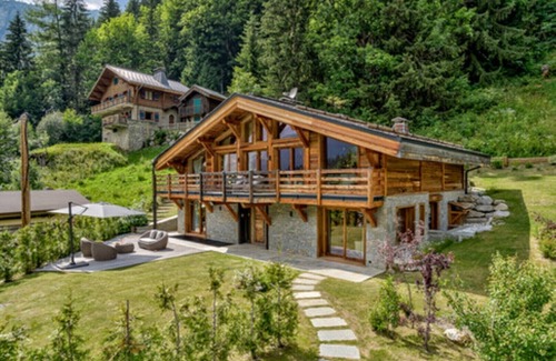 Chamonix-Mont-Blanc Ski Chalet | Chalet Infinity - the ultimate SPA chalet in Chamonix with heated indoor pool.